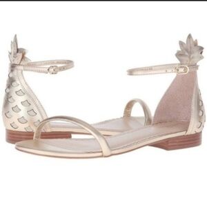 Lilly Pulitzer Laura Pineapple Flat Sandal, size 9.5